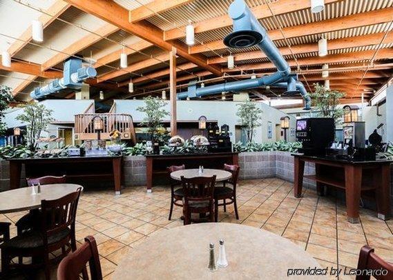 Clarion Mason City Restaurant photo
